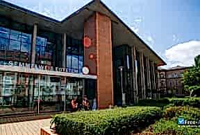 Университет Semmelweis University